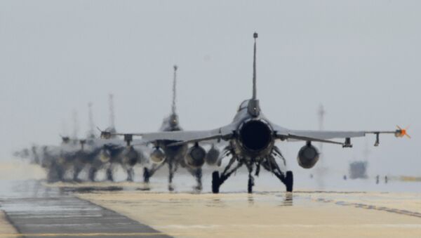 Caças F-16 da Força Aérea dos EUA na base de Kunsan, Coreia do Sul (arquivo) - Sputnik Brasil