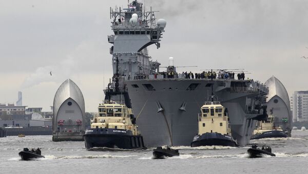 O HMS Ocean, porta-helicópteros e navio de assalto anfíbio que pertencente à Marinha do Reino Unido - Sputnik Brasil