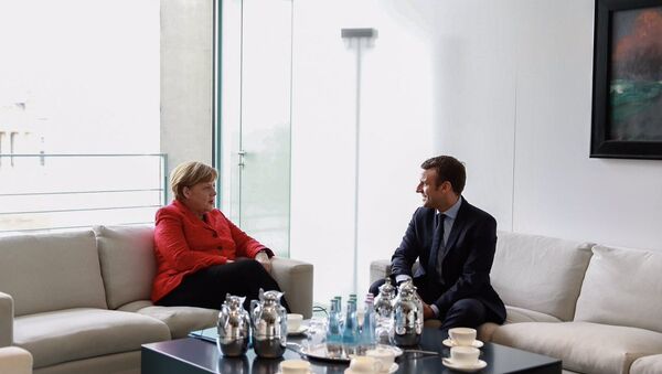 Encontro entre Angela Merkel e Emmanuel Macron - Sputnik Brasil