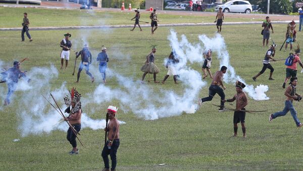 Índios fazem manifestação na Esplanada dos Ministérios - Sputnik Brasil