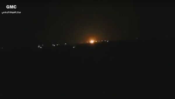 Incêndio perto do aeroporto internacional de Damasco após explosão - Sputnik Brasil