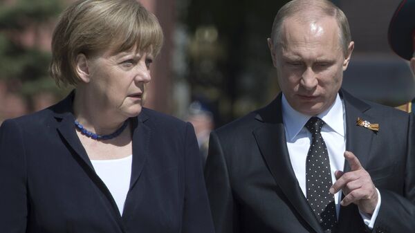 A chanceler alemã Angela Merkel e o presidente da Rússia Vladimir Putin - Sputnik Brasil