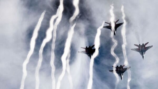 Os caças MiG-29 do grupo de pilotagem Strizhi no aeroporto militar de Kubinka. - Sputnik Brasil
