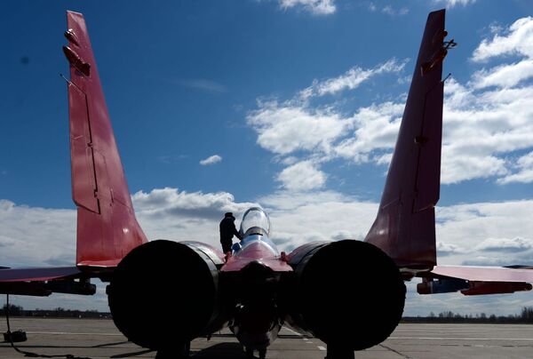 O caça MiG-29 do grupo de pilotagem Strizhi no aeroporto militar de Kubinka. - Sputnik Brasil