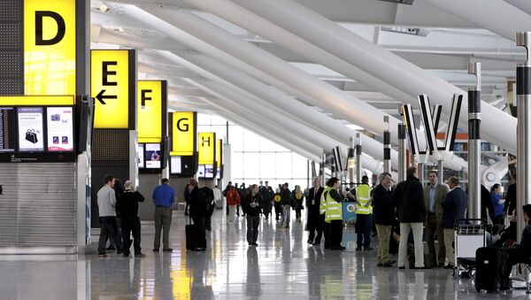Terminal 5 do aeroporto de Heathrow, em Londres, Inglaterra - Sputnik Brasil