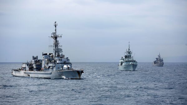 Navios de guerra envolvidos nos exercícios militares anti-submarinos da OTAN Dynamic Manta 2017, no Mar Mediterrâneo, Itália, em 13 de março de 2017 - Sputnik Brasil