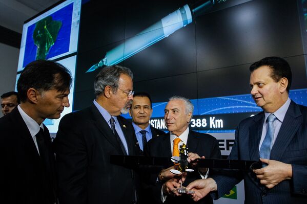 Presidente Temer participa do lançamento do satélite brasileiro que será usado para comunicações e defesa - Sputnik Brasil