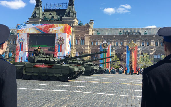 Tanque T-52B3, pela primeira vez apresentado em 2016, desfile durante o ensaio geral da Parada da Vitória, em 7 de maio de 2017 - Sputnik Brasil