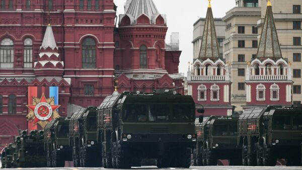 Complexos de mísseis Iskander durante Parada da Vitória em Moscou - Sputnik Brasil
