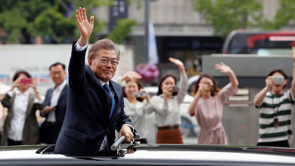 Moon Jae-in, presidente sul-coreano, está se dirigindo à Casa Azul em Seul, maio, 10, 2017 - Sputnik Brasil