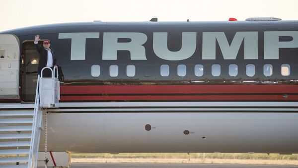 Самолет кандидата в президенты США от республиканской партии Дональда Трампа - Sputnik Brasil