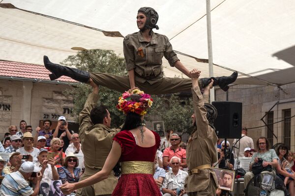 Artistas fazem show por ocasião do Dia da Vitória em Jerusalém - Sputnik Brasil