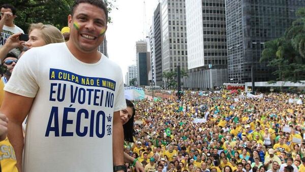 Ronaldo votou em Aécio em 2014 - Sputnik Brasil