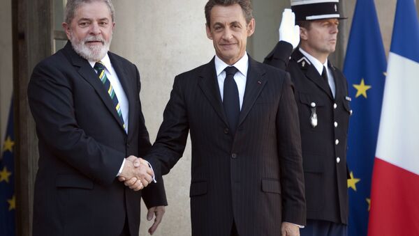 Luiz Inácio Lula da Silva e Nicolas Sarkozy, ex-presidentes de Brasil e França, durante um encontro em Paris em setembro de 2011 - Sputnik Brasil