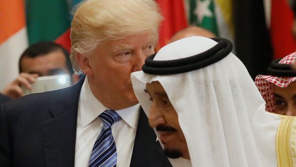 US President Donald Trump and Saudi Arabia's King Salman bin Abdulaziz Al Saud (R) attend the Arab Islamic American Summit in Riyadh, Saudi Arabia May 21, 2017. - Sputnik Brasil