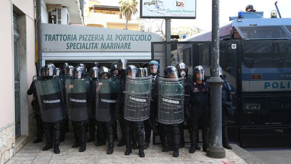Protestos contra G7 terminam em confronto na Itália - Sputnik Brasil