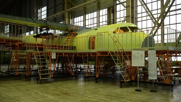 Construção de um novo avião Ilyushin-112 na região de Voronezh, Rússia - Sputnik Brasil