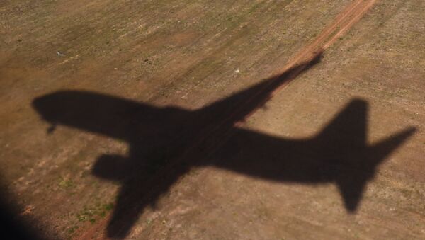 The shadow of a flying plane. (File) - Sputnik Brasil