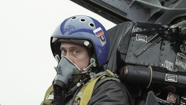 Vladimir Putin em caça Su-27 - Sputnik Brasil