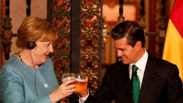 Merkel e Nieto, na Cidade do México - Sputnik Brasil