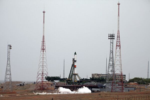 Em 14 de junho, o veículo de lançamento Soyuz-2.1a com a nave espacial de carga Russian Progress MS-06 a bordo foi lançado com sucesso a partir do bloco de lançamento №31 do Cosmodrome de Baikonur. O ancoradouro da nave espacial de carga com a ISS . A carga SC Progress MS entregará em mais de 2,5 ton de suprimentos diferentes, como equipamentos científicos, componentes propulsores, refeições, efeitos pessoais e nano-satélites. - Sputnik Brasil