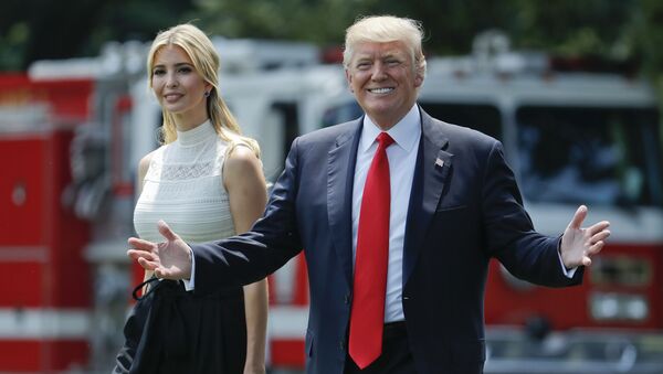Presidente Trump com sua filha Ivanka, deixa Casa Branca para visitar base aérea de Andrews - Sputnik Brasil
