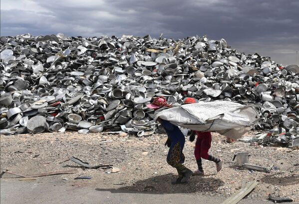 Fábrica da reciclagem de cobre e alumínio na cidade síria de Homs - Sputnik Brasil