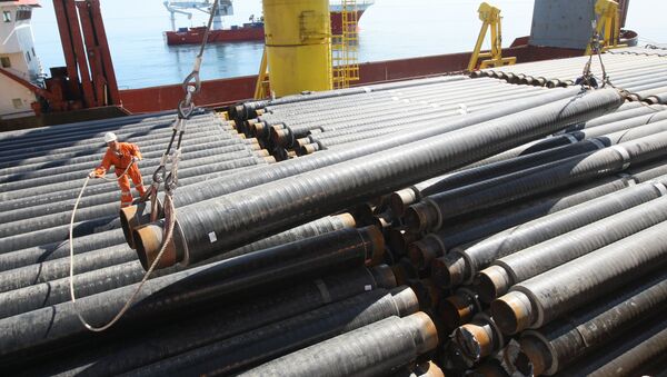Placing gas pipes on the deck pipelayer - Sputnik Brasil