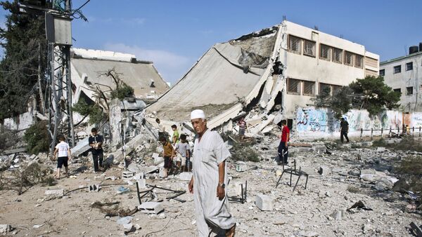 Escola em Gaza arrasada por um ataque. - Sputnik Brasil