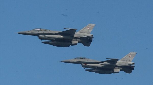 Caças F-16, foto de arquivo - Sputnik Brasil