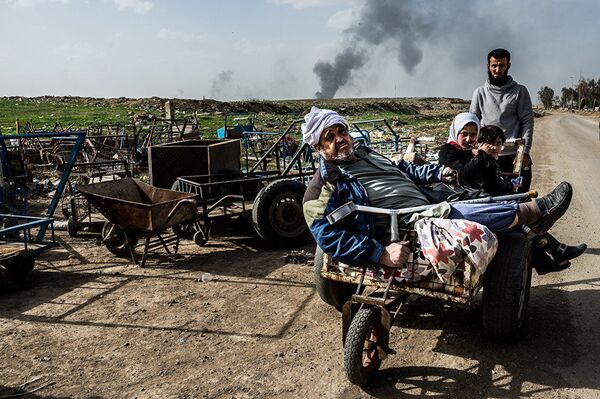 A operação em Mossul, Iraque, do fotojornalista italiano Alessandro Rota - Sputnik Brasil