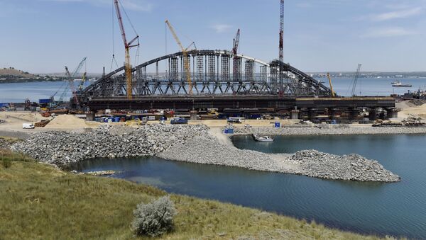 Progresso na construção da ponte da Crimeia - Sputnik Brasil