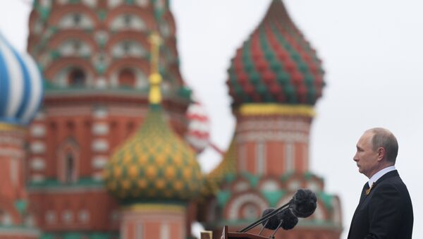 Putin descursa na Praça Vermelha por ocasião do Dia da Vitória, Moscou, 9 de maio de 2017 - Sputnik Brasil