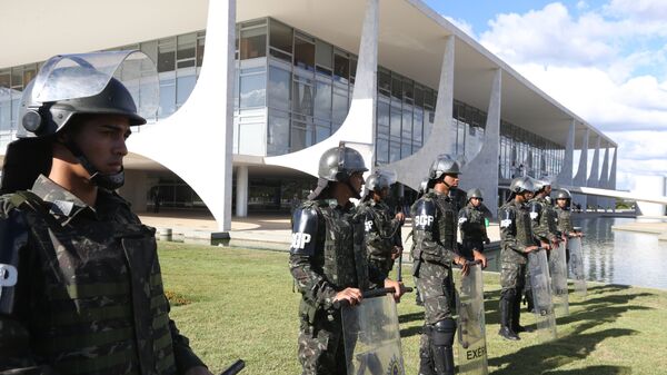 Militares do Exército fazem a segurança do Palácio do Planalto (na foto), do Palácio da Alvorada e do Palácio do Jaburu, em Brasília (foto de arquivo) - Sputnik Brasil