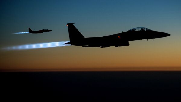 Caças norte-americanos F-15 na Síria - Sputnik Brasil