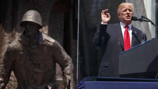 Presidente dos EUA, Donald Trump, discursa na praça Krasinski, em Varsóvia - Sputnik Brasil
