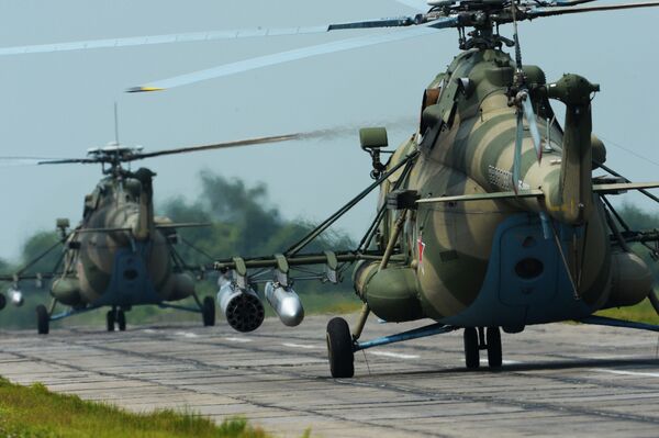 Helicópteros Mi-8 AMTSh durante treinamentos no aeródromo Chernigovka, região de Primorie, Rússia - Sputnik Brasil