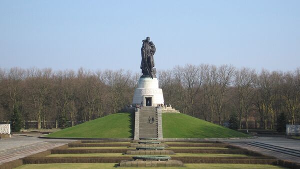 Monument to the Soviet liberator in Treptower Park, Berlin - Sputnik Brasil
