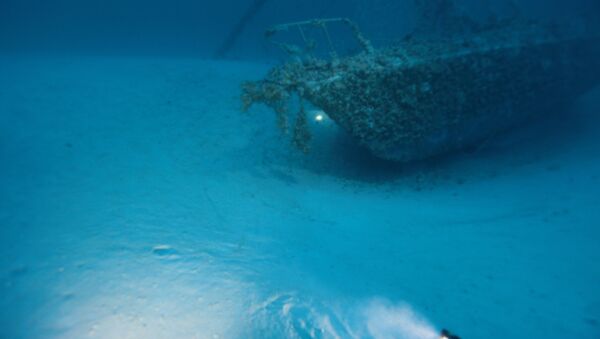 Um navio submergido - Sputnik Brasil