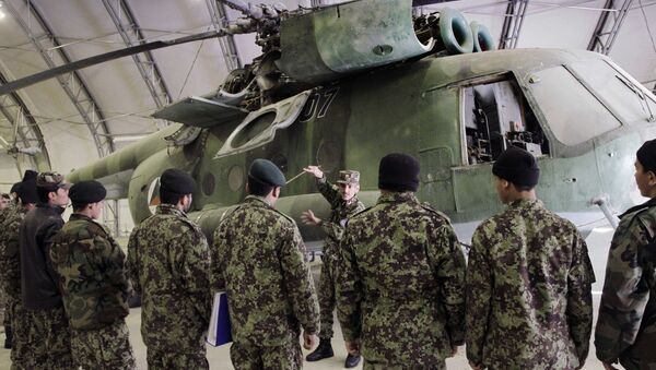 Treinamento dos futuros soldados da Força Aérea do Afeganistão - Sputnik Brasil