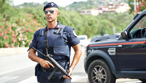 Um policial italiano - Sputnik Brasil