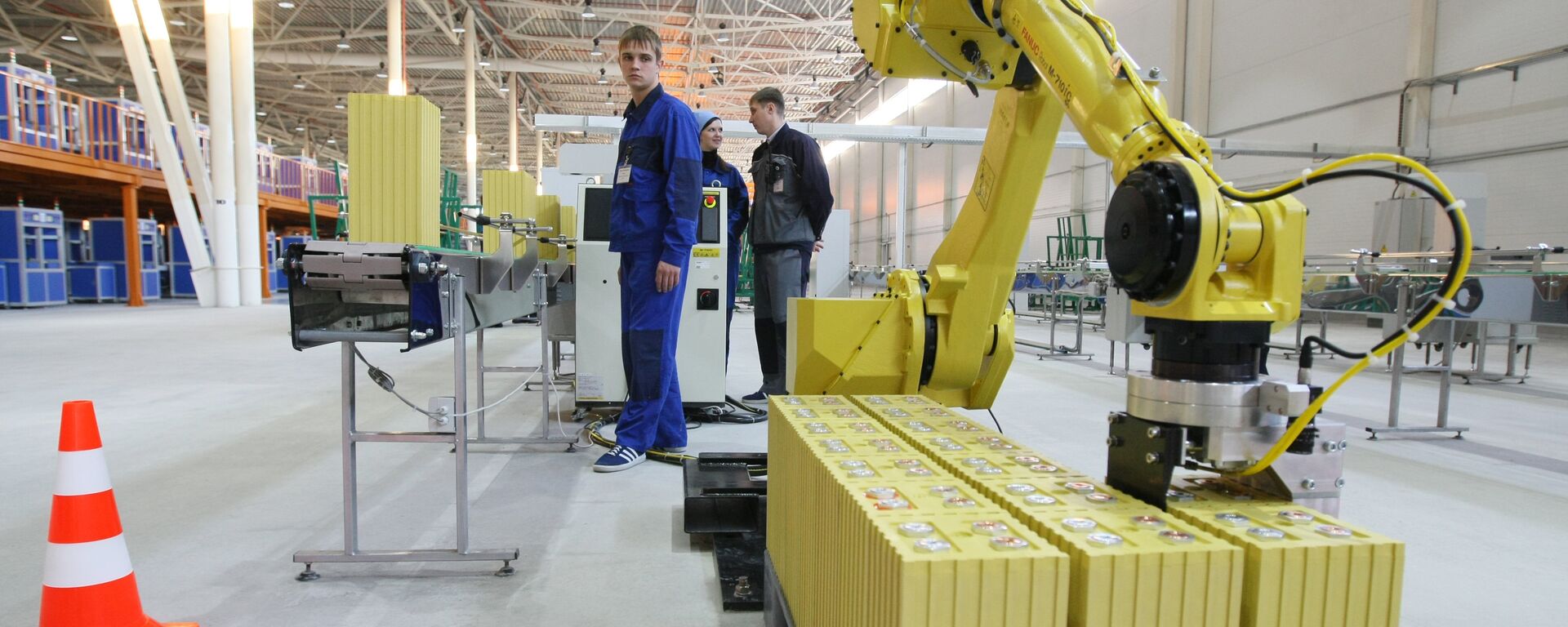 Fábrica de produção de baterias de íons-lítio na Rússia - Sputnik Brasil, 1920, 26.04.2022