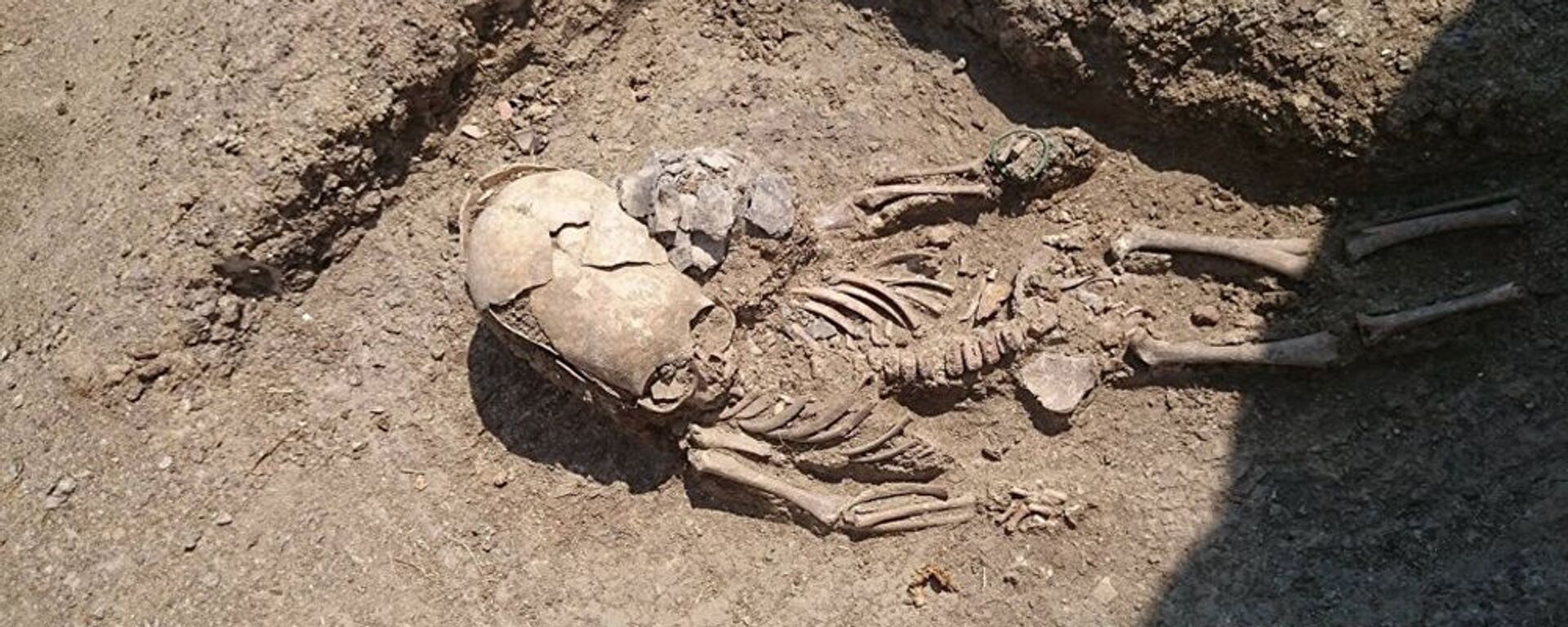 Esqueleto de um bebê do século II encontrado durante as escavações perto de Kerch, Crimeia (imagem referencial) - Sputnik Brasil, 1920, 26.10.2021