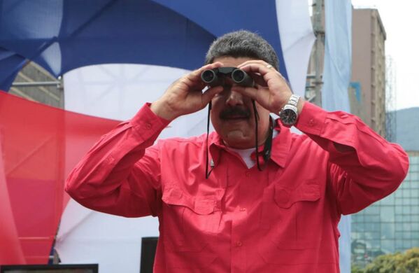 Presidente da Venezuela durante a manifestação de encerramento da campanha por nova constituinte em Caracas - Sputnik Brasil