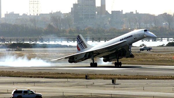 Avião Concorde das linhas aéreas Air France aterrissa no aeroporto de Nova York, em 7 de novembro de 2001 (foto de arquivo) - Sputnik Brasil