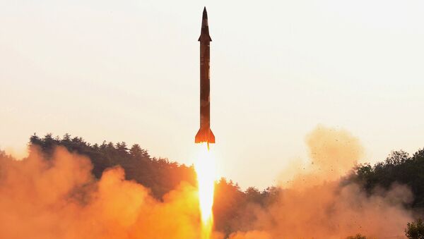 Lançamento de míssil balístico da Coreia do Norte - Sputnik Brasil
