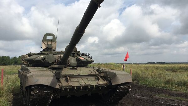 Um tanque soviético T-72 que participou de uma das fases do Rembat 2017 em Omsk - Sputnik Brasil