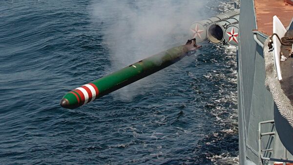 O torpedo russo Shkval é lançado durante os ensaios das Frotas do Báltico e do Norte (foto de arquivo) - Sputnik Brasil
