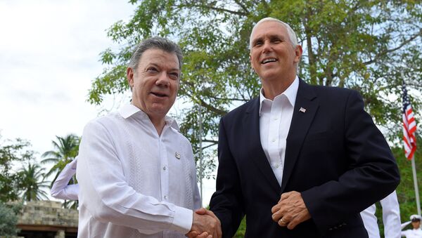 Presidente de Colombia, Juan Manuel Santos, y vicepresidente de EEUU, Mike Pence - Sputnik Brasil