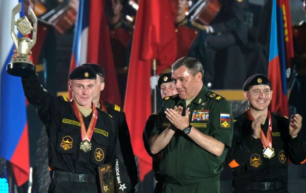 Chefe do Estado-Maior russo, general Valery Gerasimov, durante a cerimônia de atribuição de medalhas - Sputnik Brasil